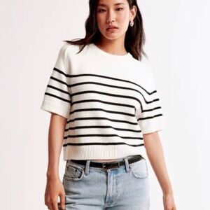 Abercrombie & Fitch White and Black Striped Short Sleeve Tee L Large